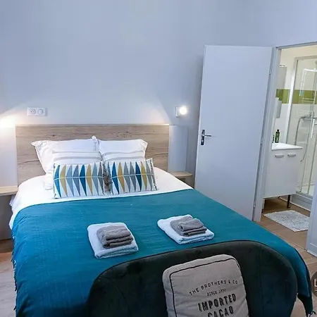 Studio Tout Confort De Lit Queen Size Apartment
